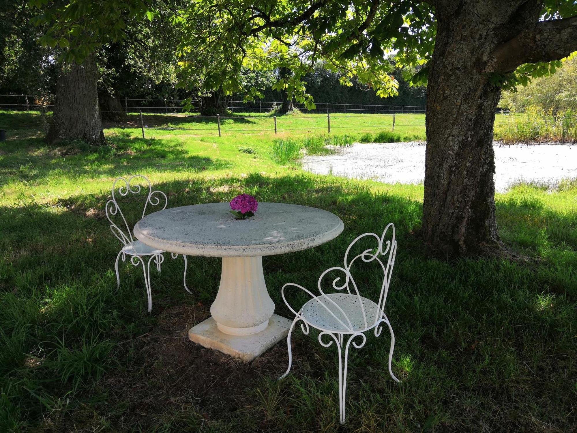 Orsennes La Marquise Penchee B&B 외부 사진